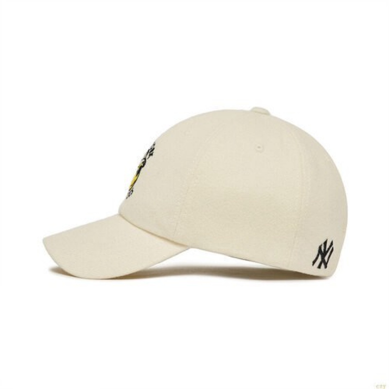 Casquettes MLB Smile Laine Unstructureball New York Yankees Accessoires Blanche | 2413ZETBG