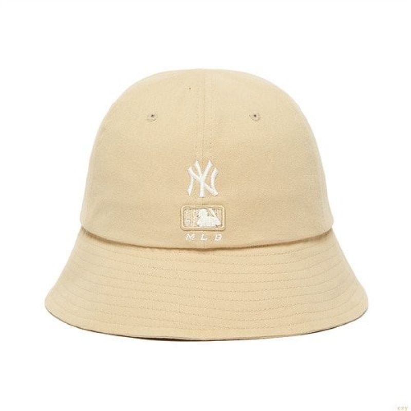 Chapeaux MLB Applique Logo Dome New York Yankees Accessoires Beige | 0582EQUMD