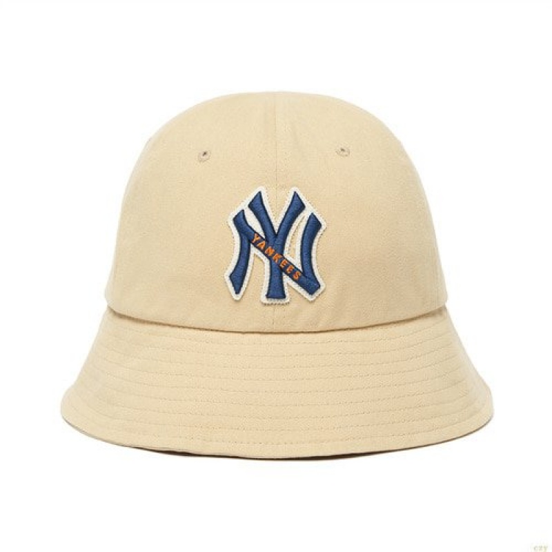 Chapeaux MLB Applique Logo Dome New York Yankees Accessoires Beige | 0582EQUMD